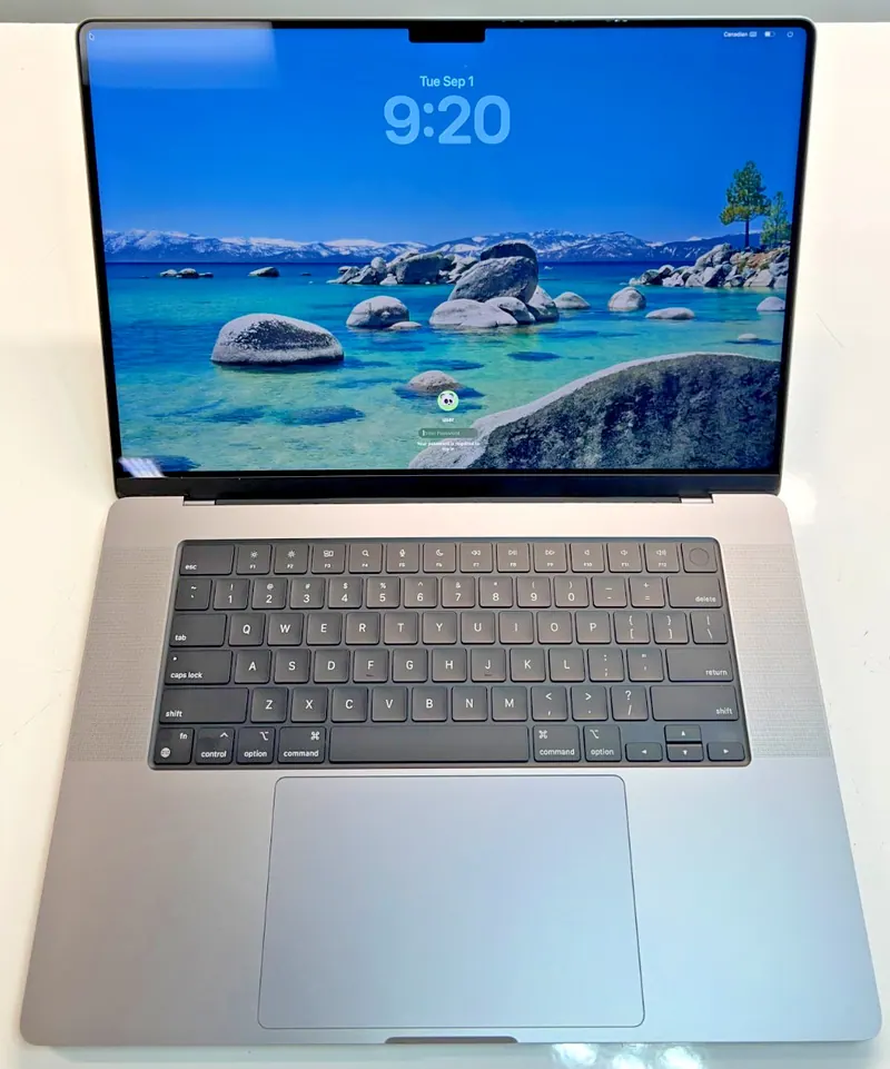 Apple MacBook A2485 M1 Pro 16" 10 Core CPU/16 Core GPU | 32 GB RAM | 512 GB SSD. Used.