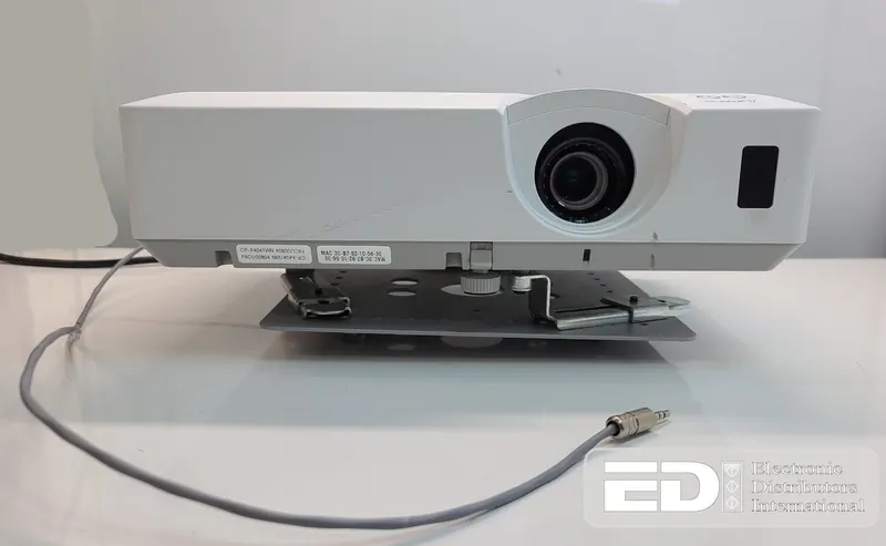 HITACHI CP-X4041WN LCD PROJECTOR 4200 LUMENS XGA *Lamp - 953 hr, Filter - 950hr*. Used.