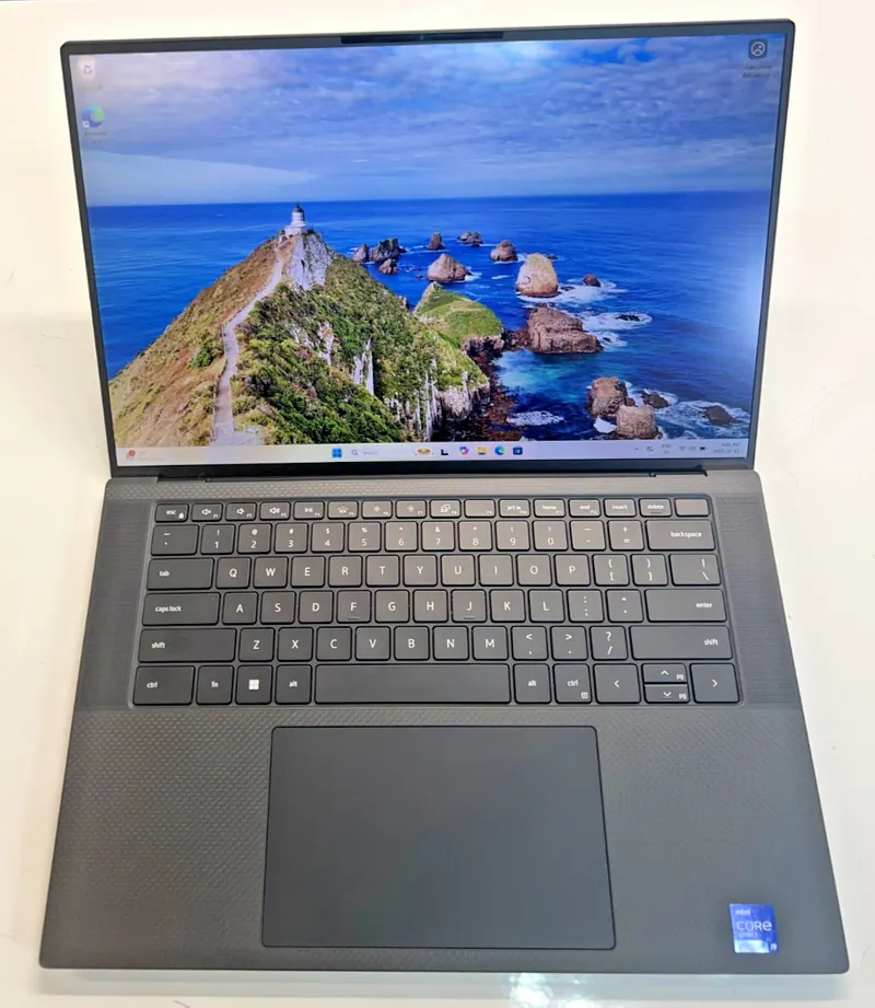 Dell Precision 5560 | i9 11950H 2.60GHz | 16GB RAM | 512GB SSD | RTX A2000 15.6". Used.