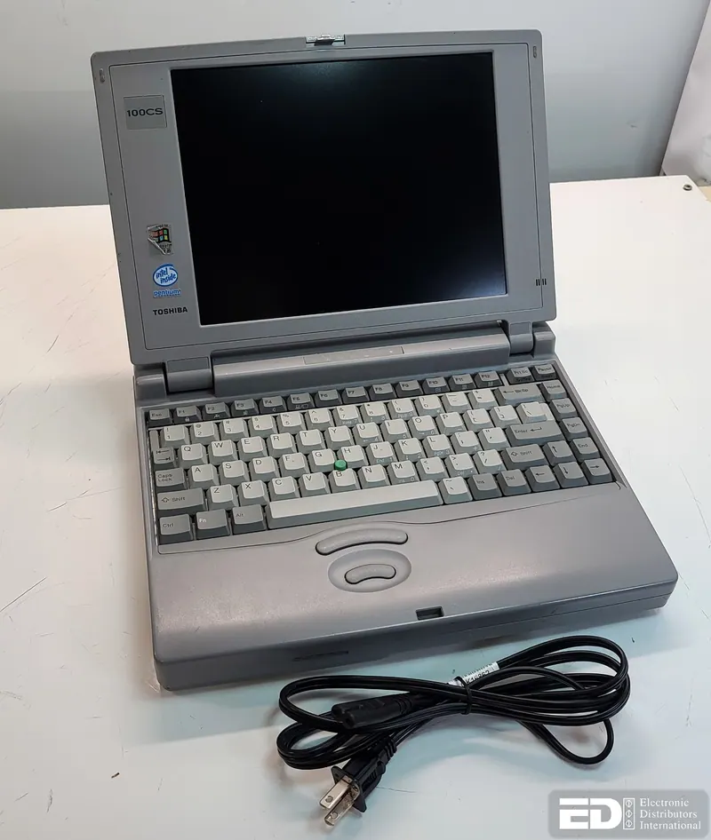 Toshiba Satellite 100CS Vintage Computer Intel Pentium Windows 95 *NO BATTERY*. Used.